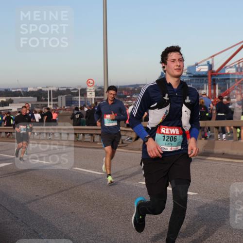 03.10.2024 - Köhlbrandbrückenlauf Matties Gatica Varas http://msf.ph/oto/7211979 03.10.2024 09:37:03 Position 2 1462, 500, 1, 139, 1206 meine-sportfotos.de