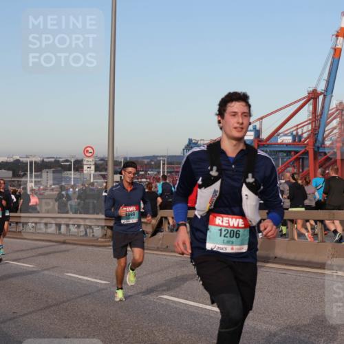 03.10.2024 - Köhlbrandbrückenlauf Matties Gatica Varas http://msf.ph/oto/7211985 03.10.2024 09:37:03 Position 2 500, 1096, 500, 1399, 1206 meine-sportfotos.de