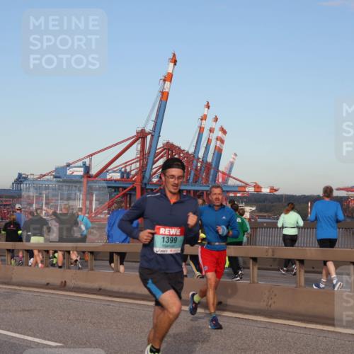 03.10.2024 - Köhlbrandbrückenlauf Matties Gatica Varas http://msf.ph/oto/7212044 03.10.2024 09:37:05 Position 2 500, 1, 1399 meine-sportfotos.de