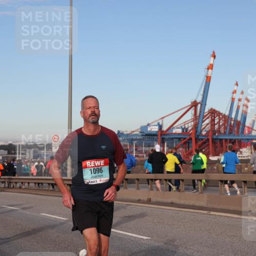03.10.2024 - Köhlbrandbrückenlauf Matties Gatica Varas http://msf.ph/oto/7212121 03.10.2024 09:37:07 Position 2 1462, 1096 meine-sportfotos.de