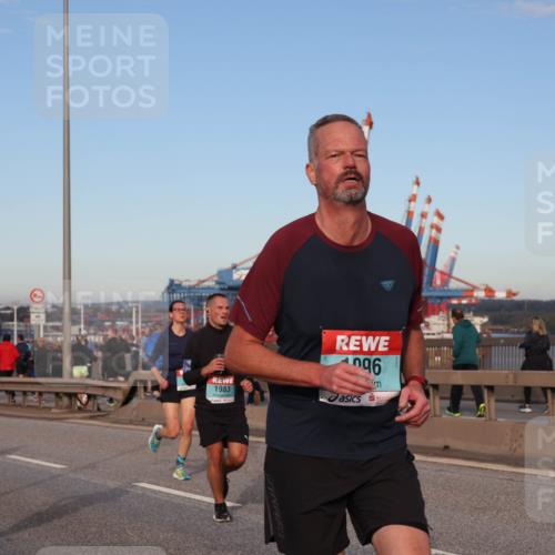 03.10.2024 - Köhlbrandbrückenlauf Matties Gatica Varas http://msf.ph/oto/7212166 03.10.2024 09:37:08 Position 2 439, 1462, 1983, 096 meine-sportfotos.de