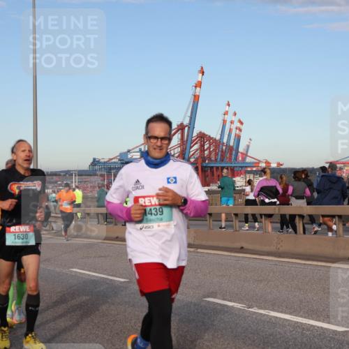 03.10.2024 - Köhlbrandbrückenlauf Matties Gatica Varas http://msf.ph/oto/7212249 03.10.2024 09:37:13 Position 2 1439, 1630 meine-sportfotos.de