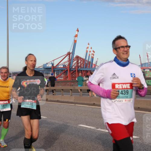 03.10.2024 - Köhlbrandbrückenlauf Matties Gatica Varas http://msf.ph/oto/7212273 03.10.2024 09:37:13 Position 2 1417, 1630, 439 meine-sportfotos.de