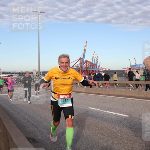 03.10.2024 - Köhlbrandbrückenlauf Matties Gatica Varas http://msf.ph/oto/7212317 03.10.2024 09:37:14 Position 2 104, 1417 meine-sportfotos.de