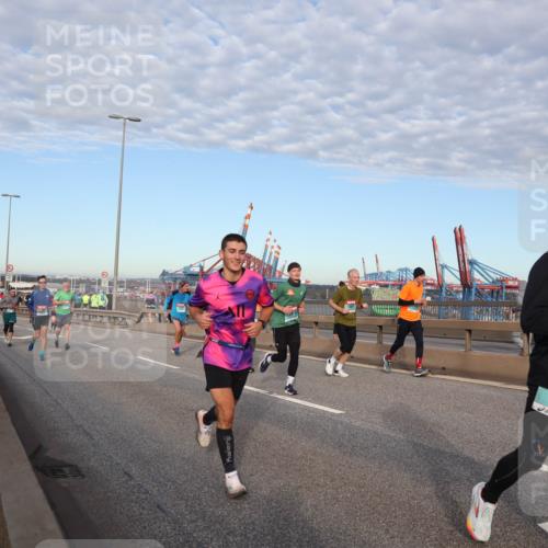 03.10.2024 - Köhlbrandbrückenlauf Matties Gatica Varas http://msf.ph/oto/7212354 03.10.2024 09:37:18 Position 2 2, 1212 meine-sportfotos.de