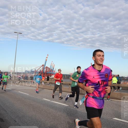 03.10.2024 - Köhlbrandbrückenlauf Matties Gatica Varas http://msf.ph/oto/7212357 03.10.2024 09:37:19 Position 2 1037 meine-sportfotos.de