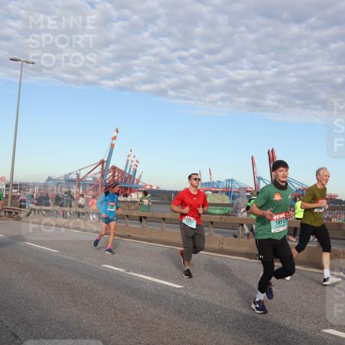 03.10.2024 - Köhlbrandbrückenlauf Matties Gatica Varas http://msf.ph/oto/7212358 03.10.2024 09:37:20 Position 2 1413, 1037, 1911 meine-sportfotos.de