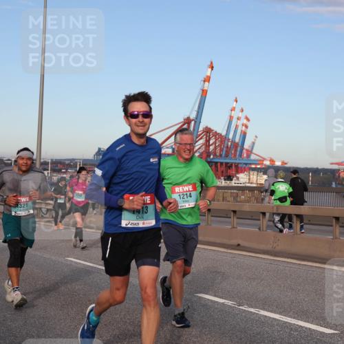 03.10.2024 - Köhlbrandbrückenlauf Matties Gatica Varas http://msf.ph/oto/7212421 03.10.2024 09:37:22 Position 2 1354, 1242, 1321, 1413, 1214 meine-sportfotos.de