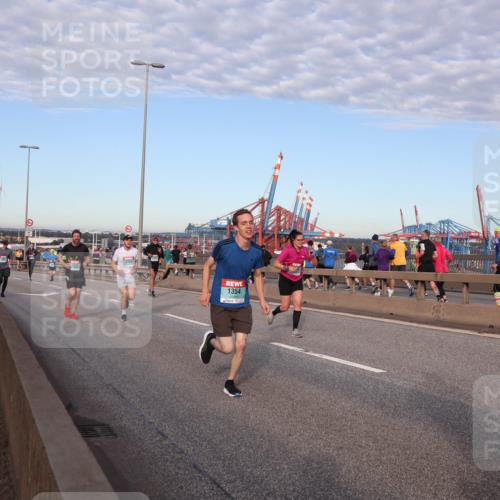 03.10.2024 - Köhlbrandbrückenlauf Matties Gatica Varas http://msf.ph/oto/7212502 03.10.2024 09:37:25 Position 2 1354 meine-sportfotos.de