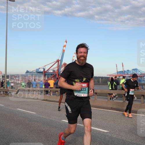 03.10.2024 - Köhlbrandbrückenlauf Matties Gatica Varas http://msf.ph/oto/7212616 03.10.2024 09:37:28 Position 2 323, 2661 meine-sportfotos.de