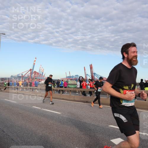 03.10.2024 - Köhlbrandbrückenlauf Matties Gatica Varas http://msf.ph/oto/7212649 03.10.2024 09:37:29 Position 2  meine-sportfotos.de
