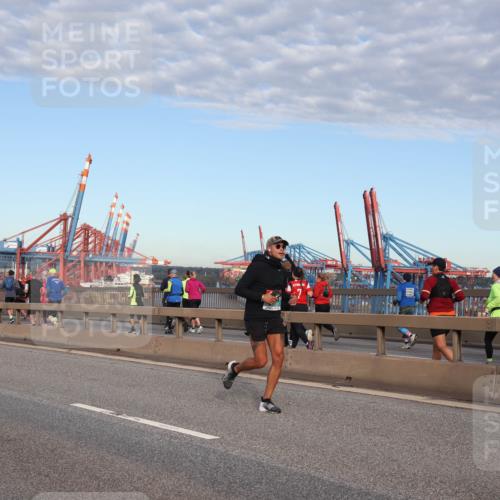 03.10.2024 - Köhlbrandbrückenlauf Matties Gatica Varas http://msf.ph/oto/7212672 03.10.2024 09:37:30 Position 2  meine-sportfotos.de