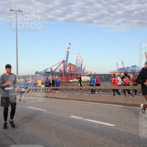 03.10.2024 - Köhlbrandbrückenlauf Matties Gatica Varas http://msf.ph/oto/7212686 03.10.2024 09:37:30 Position 2 1261 meine-sportfotos.de