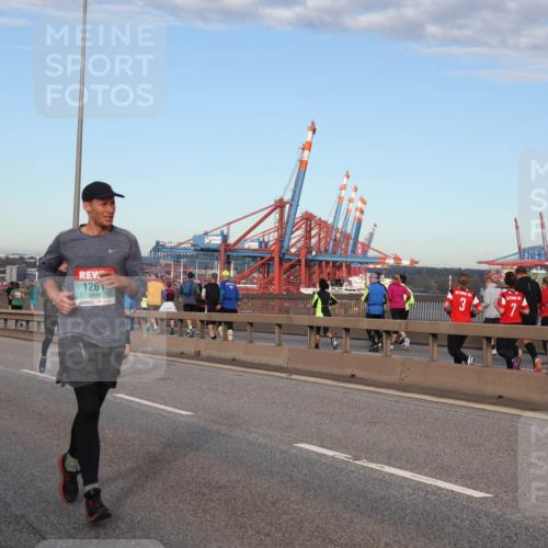 03.10.2024 - Köhlbrandbrückenlauf Matties Gatica Varas http://msf.ph/oto/7212699 03.10.2024 09:37:31 Position 2 126, 3, 93, 7 meine-sportfotos.de