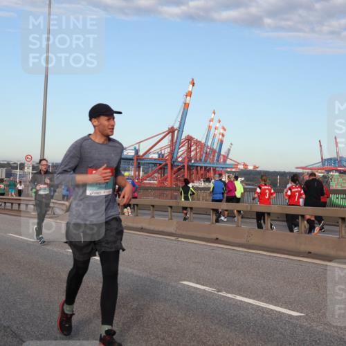 03.10.2024 - Köhlbrandbrückenlauf Matties Gatica Varas http://msf.ph/oto/7212734 03.10.2024 09:37:31 Position 2  meine-sportfotos.de