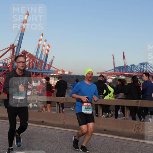03.10.2024 - Köhlbrandbrückenlauf Matties Gatica Varas http://msf.ph/oto/7212831 03.10.2024 09:37:34 Position 2 1690, 1304 meine-sportfotos.de