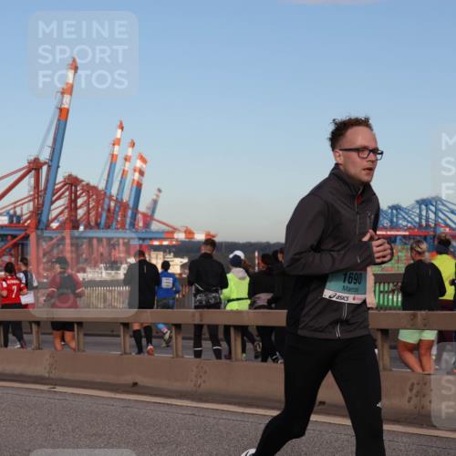 03.10.2024 - Köhlbrandbrückenlauf Matties Gatica Varas http://msf.ph/oto/7212898 03.10.2024 09:37:35 Position 2 37, 1690 meine-sportfotos.de