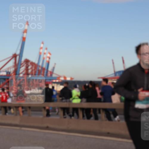 03.10.2024 - Köhlbrandbrückenlauf Matties Gatica Varas http://msf.ph/oto/7212915 03.10.2024 09:37:35 Position 2  meine-sportfotos.de