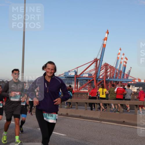 03.10.2024 - Köhlbrandbrückenlauf Matties Gatica Varas http://msf.ph/oto/7213038 03.10.2024 09:37:43 Position 2 1344, 314, 7166 meine-sportfotos.de