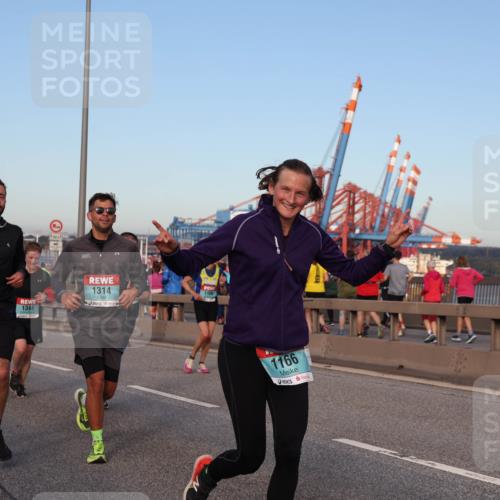 03.10.2024 - Köhlbrandbrückenlauf Matties Gatica Varas http://msf.ph/oto/7213048 03.10.2024 09:37:43 Position 2 1344, 1370, 1314, 1189, 1166 meine-sportfotos.de