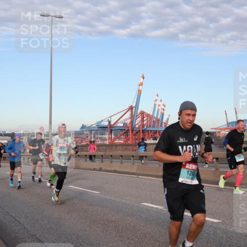 03.10.2024 - Köhlbrandbrückenlauf Matties Gatica Varas http://msf.ph/oto/7213209 03.10.2024 09:37:52 Position 2 2612, 1262, 1487 meine-sportfotos.de