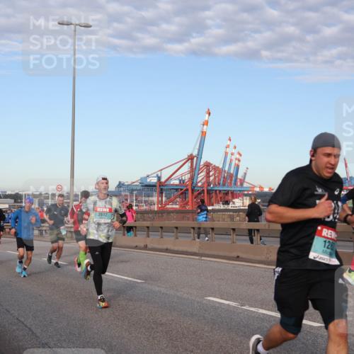 03.10.2024 - Köhlbrandbrückenlauf Matties Gatica Varas http://msf.ph/oto/7213211 03.10.2024 09:37:52 Position 2 1262, 2612 meine-sportfotos.de