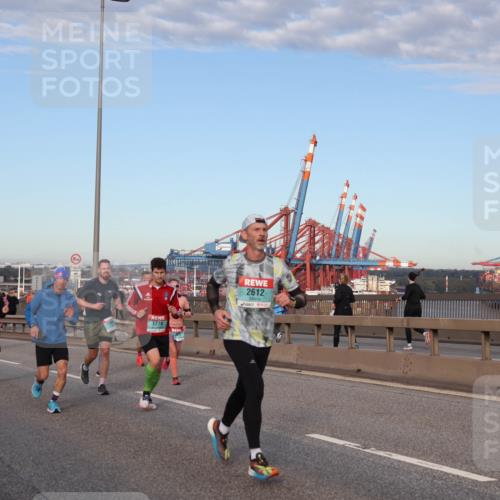 03.10.2024 - Köhlbrandbrückenlauf Matties Gatica Varas http://msf.ph/oto/7213223 03.10.2024 09:37:52 Position 2 1774, 2612 meine-sportfotos.de