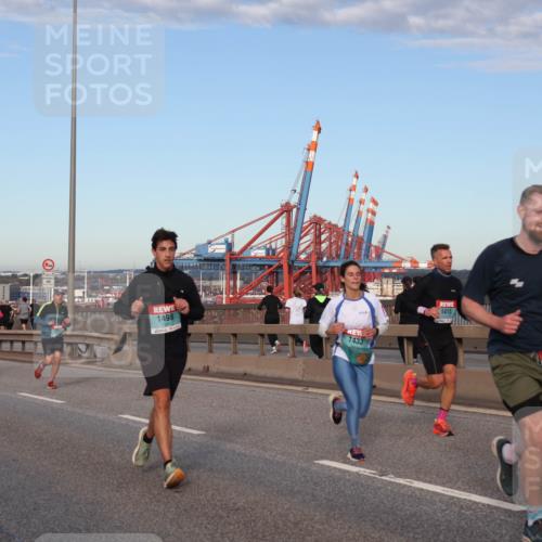 03.10.2024 - Köhlbrandbrückenlauf Matties Gatica Varas http://msf.ph/oto/7213299 03.10.2024 09:37:56 Position 2 1498, 1433, 1415, 19, 13 meine-sportfotos.de