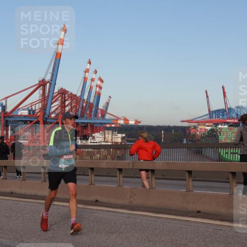 03.10.2024 - Köhlbrandbrückenlauf Matties Gatica Varas http://msf.ph/oto/7213359 03.10.2024 09:37:59 Position 2 2261 meine-sportfotos.de