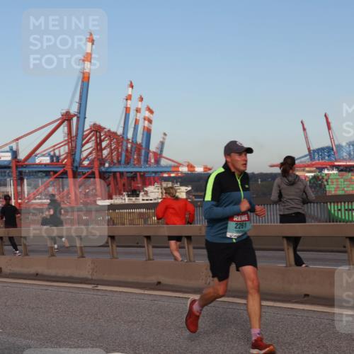 03.10.2024 - Köhlbrandbrückenlauf Matties Gatica Varas http://msf.ph/oto/7213383 03.10.2024 09:38:00 Position 2 2261 meine-sportfotos.de