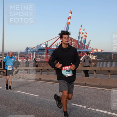 03.10.2024 - Köhlbrandbrückenlauf Matties Gatica Varas http://msf.ph/oto/7213446 03.10.2024 09:38:02 Position 2 1273, 1102 meine-sportfotos.de