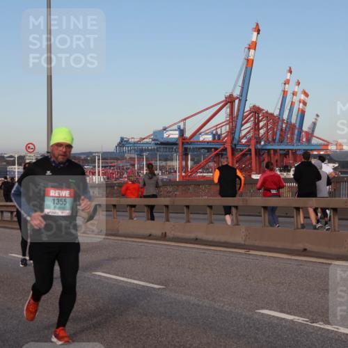 03.10.2024 - Köhlbrandbrückenlauf Matties Gatica Varas http://msf.ph/oto/7213564 03.10.2024 09:38:06 Position 2 1187, 500, 1355, 1273 meine-sportfotos.de