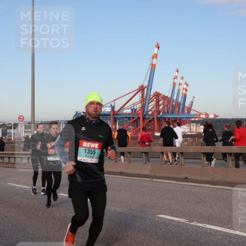 03.10.2024 - Köhlbrandbrückenlauf Matties Gatica Varas http://msf.ph/oto/7213596 03.10.2024 09:38:06 Position 2 1355 meine-sportfotos.de