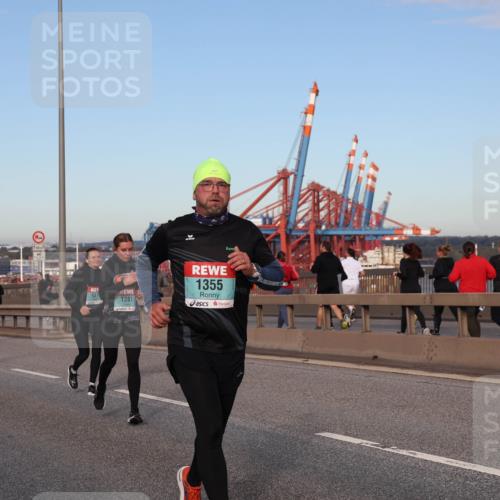 03.10.2024 - Köhlbrandbrückenlauf Matties Gatica Varas http://msf.ph/oto/7213602 03.10.2024 09:38:06 Position 2 131, 1281, 1187, 1355 meine-sportfotos.de