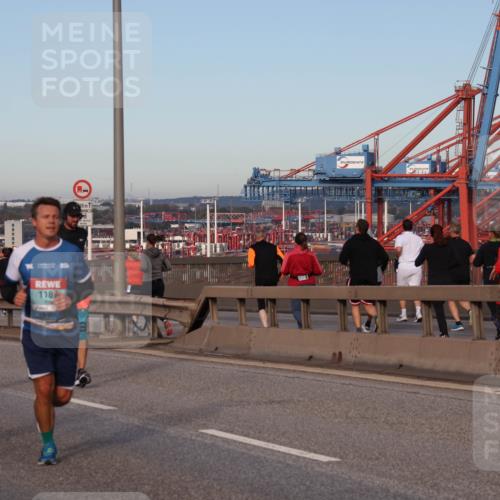 03.10.2024 - Köhlbrandbrückenlauf Matties Gatica Varas http://msf.ph/oto/7213674 03.10.2024 09:38:09 Position 2 112, 518, 118, 00, 1, 1318 meine-sportfotos.de