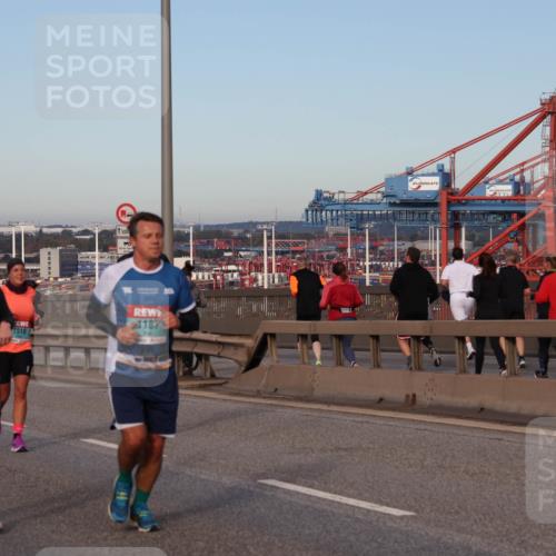 03.10.2024 - Köhlbrandbrückenlauf Matties Gatica Varas http://msf.ph/oto/7213697 03.10.2024 09:38:09 Position 2 1112, 1500, 1518, 1187 meine-sportfotos.de