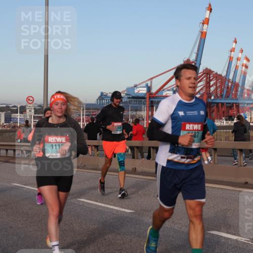 03.10.2024 - Köhlbrandbrückenlauf Matties Gatica Varas http://msf.ph/oto/7213738 03.10.2024 09:38:11 Position 2 500, 111, 1637, 87 meine-sportfotos.de