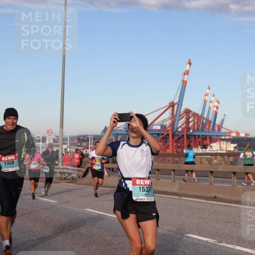 03.10.2024 - Köhlbrandbrückenlauf Matties Gatica Varas http://msf.ph/oto/7213896 03.10.2024 09:38:15 Position 2 1, 1350, 1637 meine-sportfotos.de