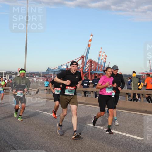 03.10.2024 - Köhlbrandbrückenlauf Matties Gatica Varas http://msf.ph/oto/7213996 03.10.2024 09:38:20 Position 2 2186, 1661, 1107, 1340, 33, 1598, 15 meine-sportfotos.de