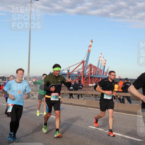 03.10.2024 - Köhlbrandbrückenlauf Matties Gatica Varas http://msf.ph/oto/7214025 03.10.2024 09:38:21 Position 2 1107, 1340, 1661 meine-sportfotos.de