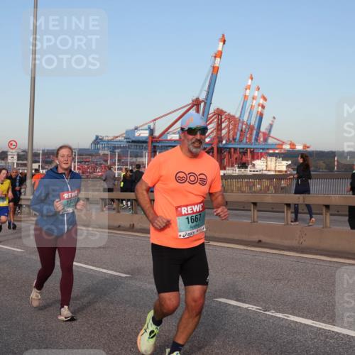 03.10.2024 - Köhlbrandbrückenlauf Matties Gatica Varas http://msf.ph/oto/7214224 03.10.2024 09:38:29 Position 2 09, 1378, 1667 meine-sportfotos.de