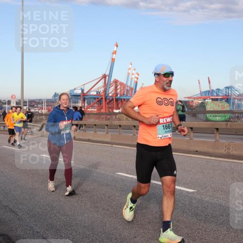 03.10.2024 - Köhlbrandbrückenlauf Matties Gatica Varas http://msf.ph/oto/7214254 03.10.2024 09:38:30 Position 2 1207, 1378, 09, 1667 meine-sportfotos.de