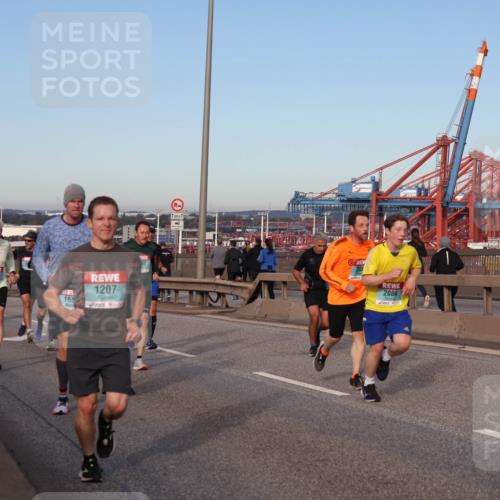 03.10.2024 - Köhlbrandbrückenlauf Matties Gatica Varas http://msf.ph/oto/7214322 03.10.2024 09:38:32 Position 2 500, 1, 1331, 168, 1207, 2084 meine-sportfotos.de