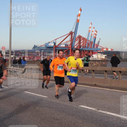 03.10.2024 - Köhlbrandbrückenlauf Matties Gatica Varas http://msf.ph/oto/7214331 03.10.2024 09:38:33 Position 2 1207, 1500, 1, 2083, 2084 meine-sportfotos.de