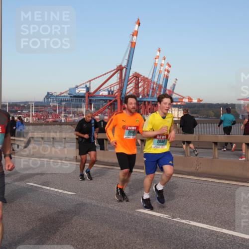 03.10.2024 - Köhlbrandbrückenlauf Matties Gatica Varas http://msf.ph/oto/7214358 03.10.2024 09:38:33 Position 2 1207, 2083, 2084 meine-sportfotos.de