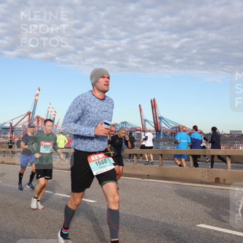 03.10.2024 - Köhlbrandbrückenlauf Matties Gatica Varas http://msf.ph/oto/7214482 03.10.2024 09:38:36 Position 2 1694, 1331, 1701, 1688 meine-sportfotos.de