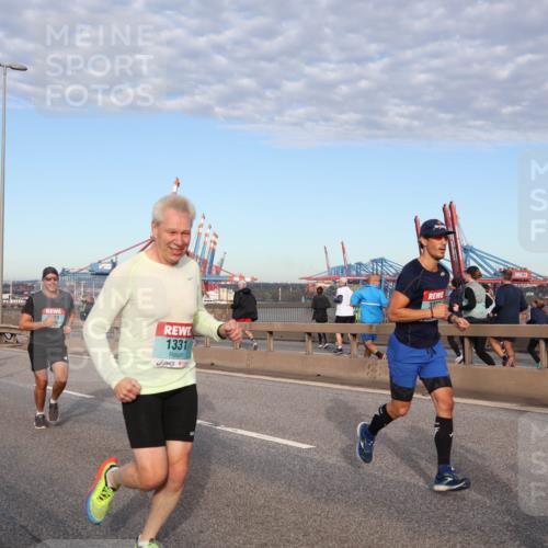 03.10.2024 - Köhlbrandbrückenlauf Matties Gatica Varas http://msf.ph/oto/7214557 03.10.2024 09:38:37 Position 2 1331 meine-sportfotos.de