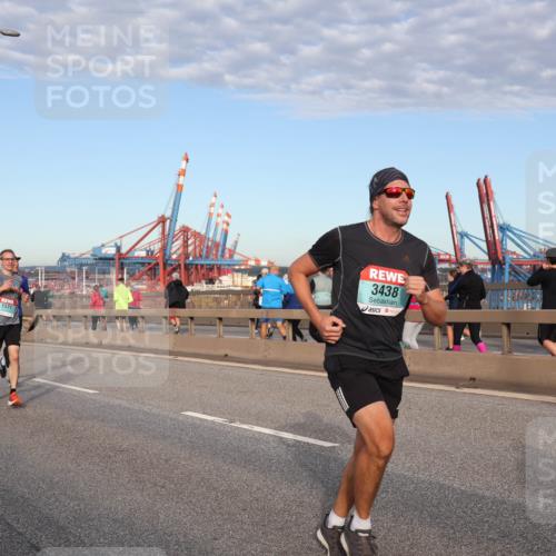 03.10.2024 - Köhlbrandbrückenlauf Matties Gatica Varas http://msf.ph/oto/7214621 03.10.2024 09:38:39 Position 2 1571, 3438 meine-sportfotos.de