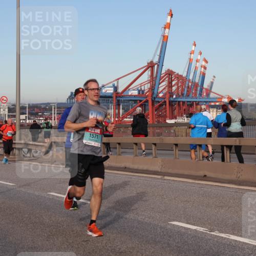 03.10.2024 - Köhlbrandbrückenlauf Matties Gatica Varas http://msf.ph/oto/7214633 03.10.2024 09:38:40 Position 2 1500, 1, 1571 meine-sportfotos.de