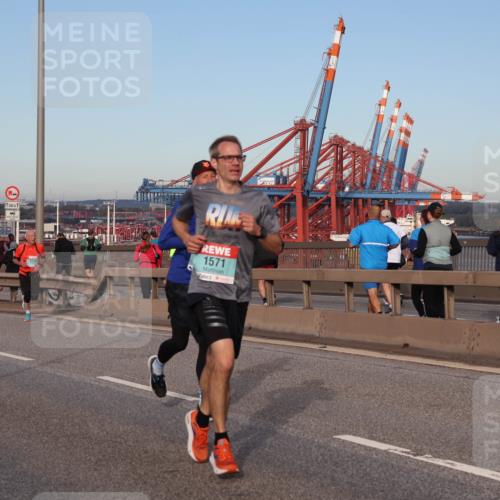 03.10.2024 - Köhlbrandbrückenlauf Matties Gatica Varas http://msf.ph/oto/7214643 03.10.2024 09:38:40 Position 2 500, 1571 meine-sportfotos.de